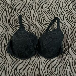 Victoria’s Secret lace bra. Size 36DD